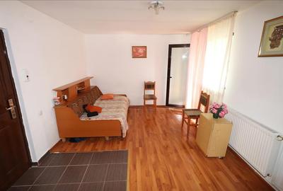 Garsoniera de vanzare in zona Penny Obor , etaj 3 (mansarda) - 1