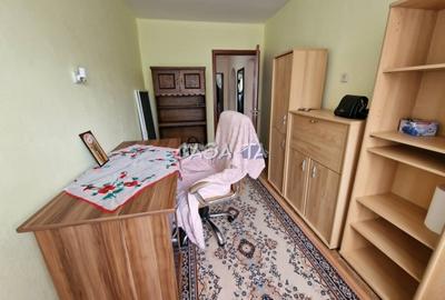 Apartament 3 camere, situat in Targu Jiu, Str. G-Ral Christian Tell - 5