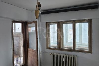4 camere Dorobanti decomandat, et. 3, an 1980, metrou, 97 mp - 4