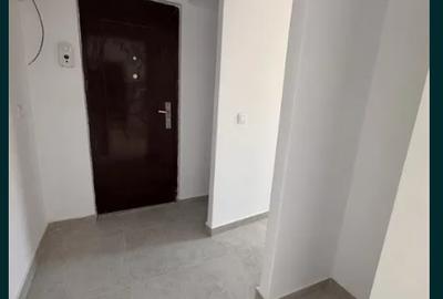 Dacia-Bicaz-ap. 2 camere, renovat, liber, etajul1/4, 42 mp,! - 1