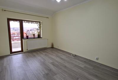 Apartament de vanzare - 3