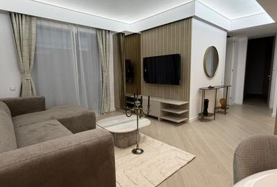 Apartament cu 3 camere semidecomandat, mobilat în Pipera