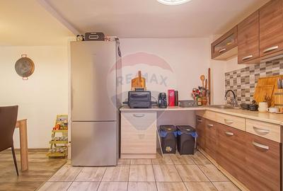 TRAIESTE LA POALELE PADURII!CASA 3 CAMERE APROAPE DE PTR. LUI SOLOMON - 34
