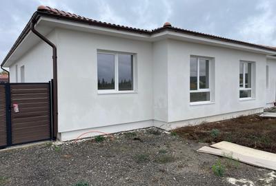 Duplex cu 4 camere în Moșnița Nouă