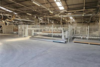 Spatiu Industrial -  2500 mp - Productie - Depozitare - Distributie - 8