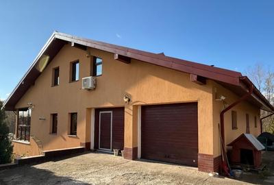 Casă individuală cu 4 camere în Gura Văii