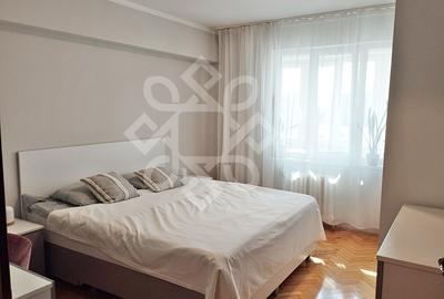 Apartament cu 3 camere si loc de parcare, zona Decebal - 9