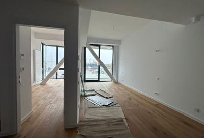Apartament cu 3 camere semidecomandat în Aviației