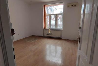 Spatii Birouri - 1200 mp - Zona Centrala - 8