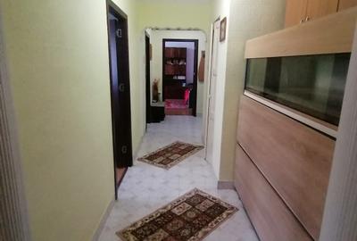 Apartament cu 3 camere decomandat în Tomis Nord