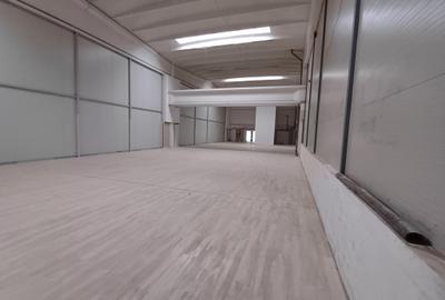 Proprietar, inchiriez spatiu comercial si birouri, 1.740 mp - 4