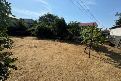 Teren cu casă demolabilă zona centrală Eforie Nord - 1