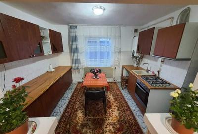 Casă tip duplex cu 4 dormitoare de închiriat – ideală pentru familie/ muncitori - 2