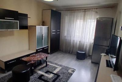 Garsonieră semidecomandată, mobilată în Girocului