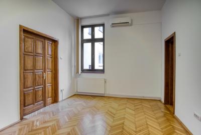 Universitate bld Carol Parcu Izvorul Rece Casa 11 camere, 2 locuri de parcare - 13