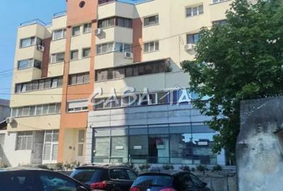 Apartament 3 camere, situat in Targu Jiu, Str. Gheorghe Magheru - 6