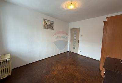 Apartament cu 3 camere de închiriat în zona Giulesti - 5