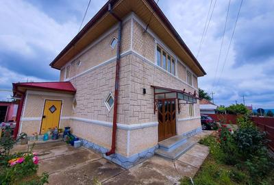 Casă de vânzare - Jud. Bacău (Com. Orbeni) - Curte și grădină(30Km/Bc) - 1