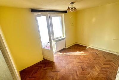De vanzare 2 camere decomandat etaj 1 cu centrala Complex Studentesc - 7