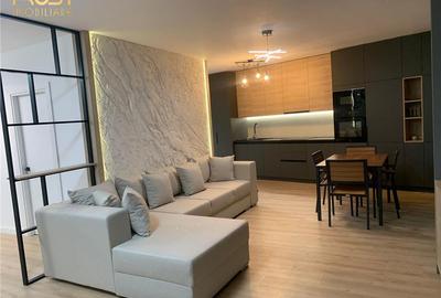 Apartament cu 3 camere semidecomandat în Central