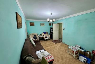 Apartament cu 2 camere semidecomandat în Podu Roș