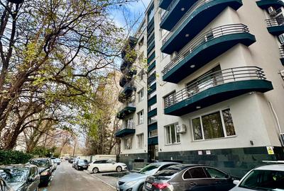 Apartament cu 4 camere decomandat în Primăverii