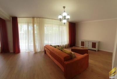 Casă cu 4 camere în Pipera