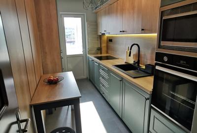 Apartament 3 camere la cheie, zona Complex Big Center - 1