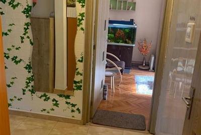 Decomandat, mobilat si utilat cu 2 bai si 2 balcoane la etajul 3 - 3