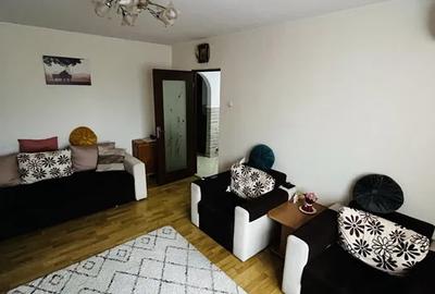 Apartament 3 camere cu centrala proprie - 1