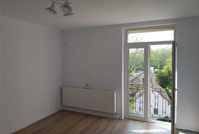 Apartament cu 3 camere semidecomandat, mobilat în Mărăști