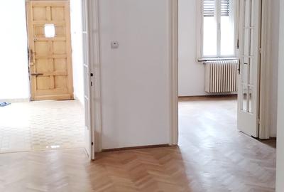 Casa solida parter si pod in zona Floreasca, 4 camere, inaltime 3,5m, garaj - 3