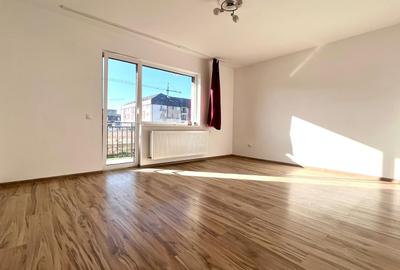Apartament cu 2 camere decomandat în Tractorul
