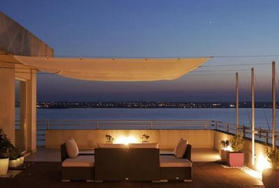 Penthouse cu 3 camere, mobilat în Central