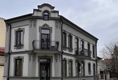 Birou, de 160.00 mp, în Central