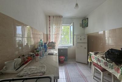 Apartament 3 camere semidecomandat-zona Podu Ros (Scoala D. Cantemir) -ID 155911