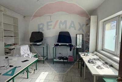 Spațiu comercial de 52mp de închiriat în zona 1 Mai - 6
