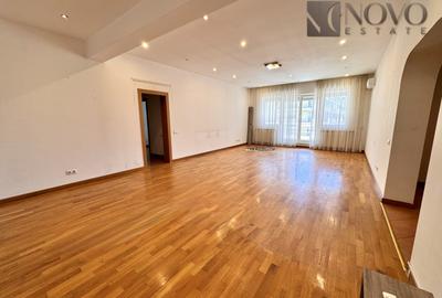 Apartament cu 4 camere semidecomandat, mobilat în Herăstrău