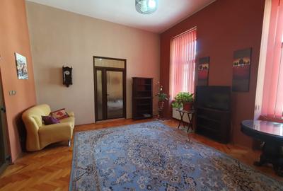 Vand apartament la casa ultracentral 3 camere etaj 1 - 8