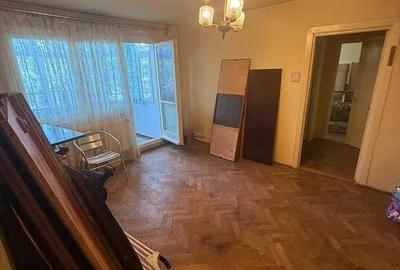 Apartament cu 2 camere semidecomandat în Podu Roș