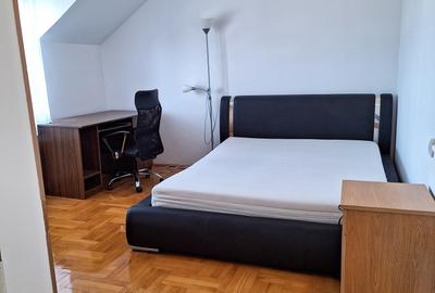 Apartament cu 3 camere decomandat în Zorilor