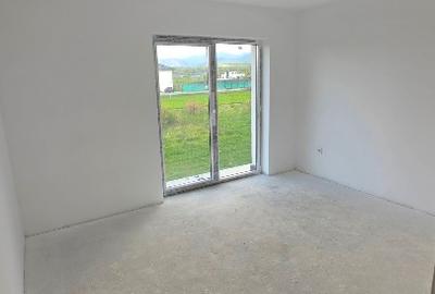 Apartament 2 camere 54 mpu.  plus balcon, parcare, bloc tip vilă, etaj 1 și 2 - 9