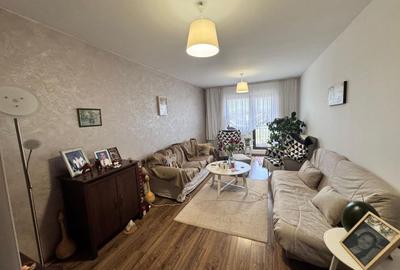 Apartament cu 3 camere decomandat în Dobroești