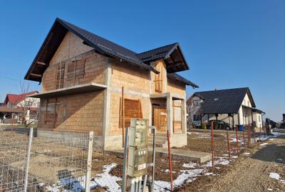 De Vanzare Casa Individuala la rosu Tișăuți (ipotești) - 3