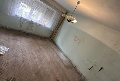 Apartament cu 2 camere decomandat în Cetate
