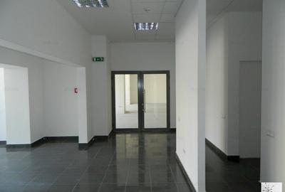 Spatiu de biouri in cladire reprezentativa, parcare generoasa - 8