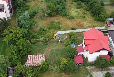 Teren Construcții intravilan de 300 mp, în Nord