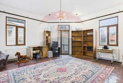 Apartament de vanzare in vila in centrul capitalei - 1