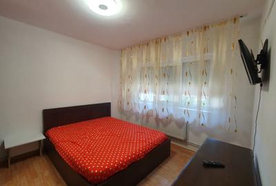 Inchiriez apartament 3 camere zona 300 - 5