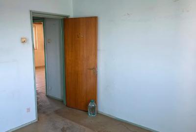 Apartament de 3 camere -luminos - 2